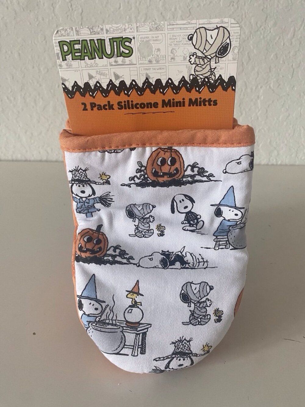 2 Pack‎ Peanuts Snoopy Woodstock Halloween Silicone Mini Oven Mitts Witch Mummy